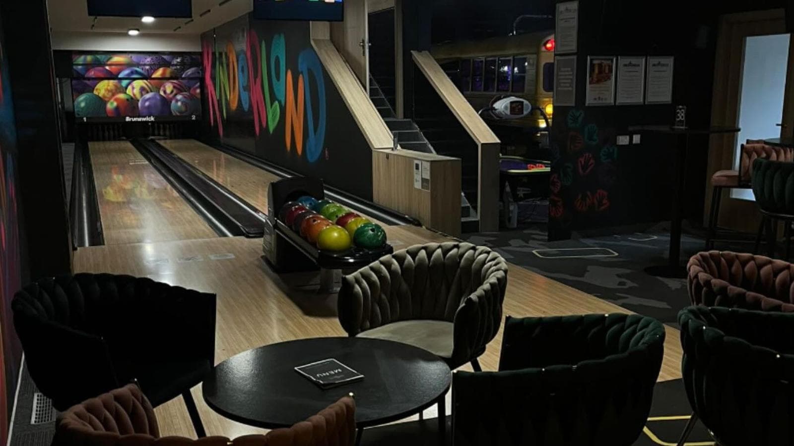 BOWLING
